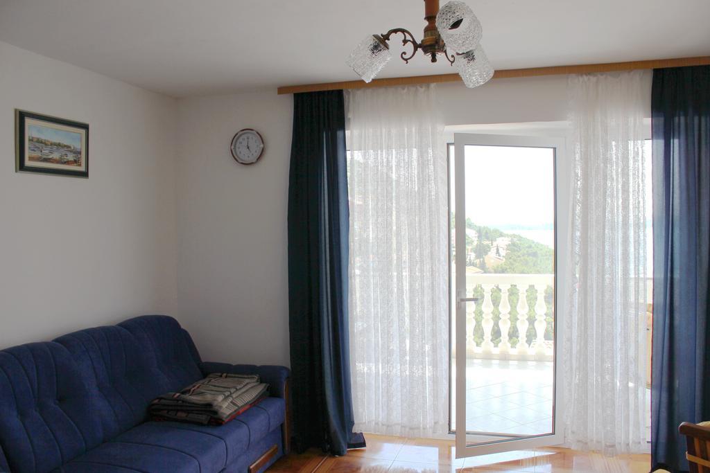 Apartments Toni Na Moru Drage Room photo